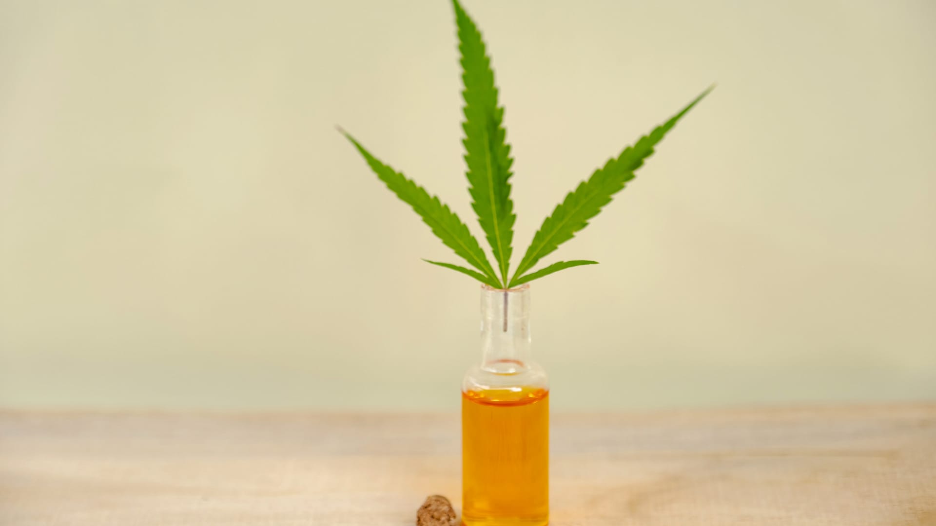 Czy CBD może pomóc w objawach PMS